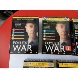 DVD BOXEN FOLIE<S WAR zie foto,s 5 complete serie,s