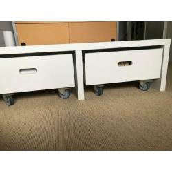 TV meubel / lage kast met lades op wielen