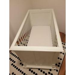 Prachtig vintage ledikantje / babybedje