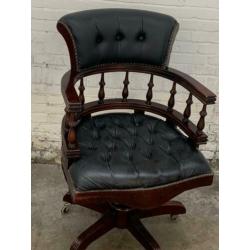 Chesterfield style captains chair bureaustoel