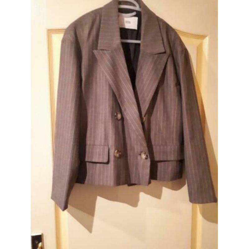 Beige cropped blazer van de stradivarius maat s