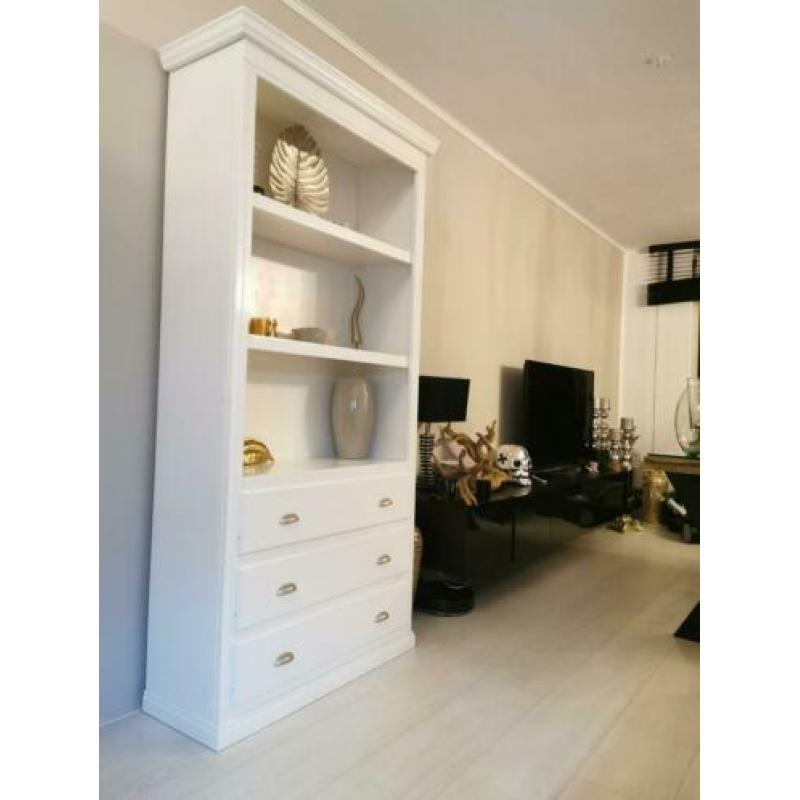 Luxe grote boekenkast / wandmeubel / buffetkast