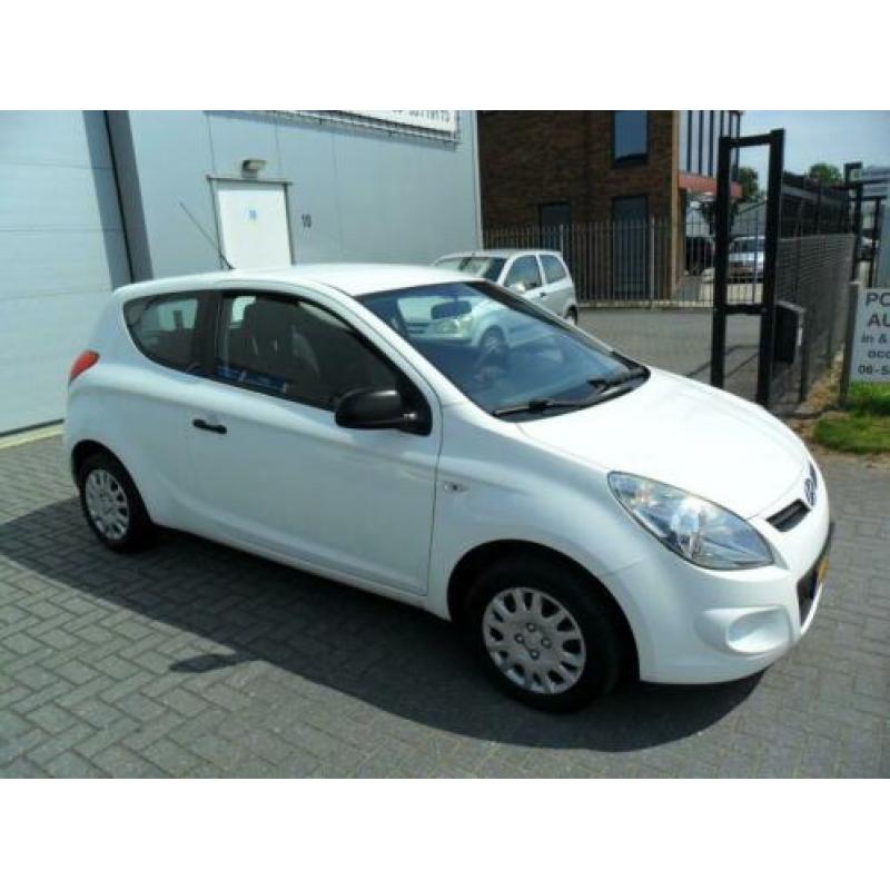 Hyundai I20 1.2i ActiveVersion , SPORTIEF MODEL, APK TOT 17