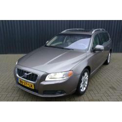 Volvo V70 3.2 Summum| Nieuw model!| Winter&Zomer banden!|