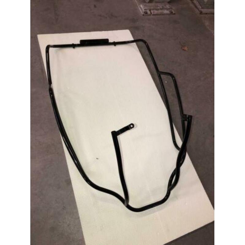 Vespa GTS valbeugels achter lakzwart
