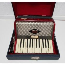 Oude Accordeon - 1 toon werkt niet goed