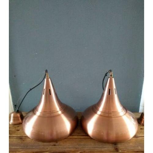 set van 2 metalen koperen / koperkleurige hanglampen