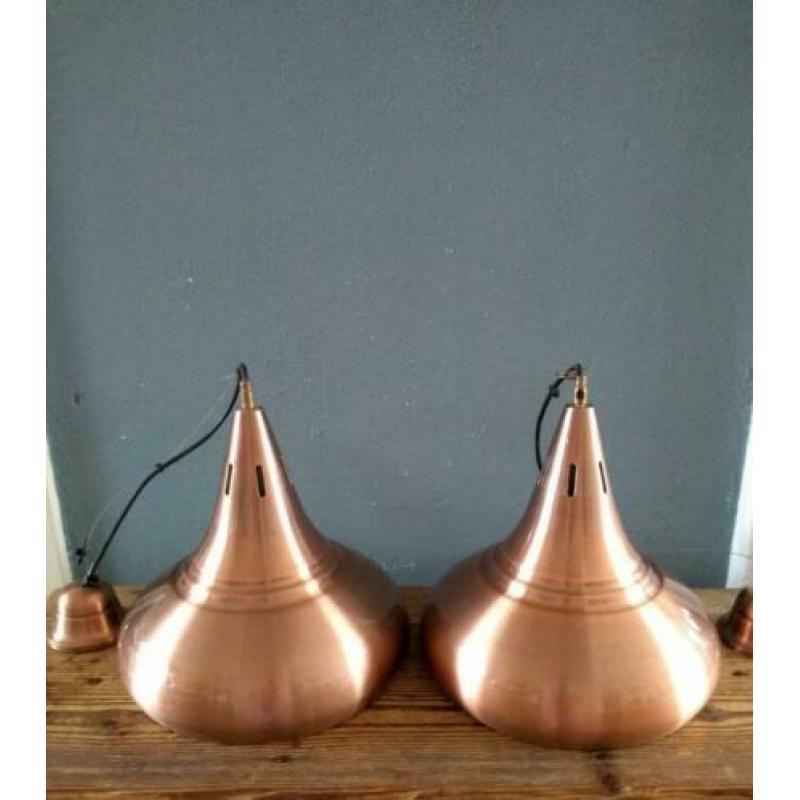 set van 2 metalen koperen / koperkleurige hanglampen