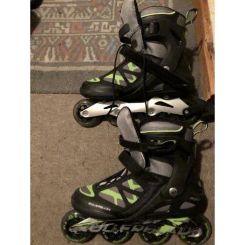 Skates met knie, pols en elleboogbescherming 1x gedragen