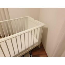 Prachtig vintage ledikantje / babybedje