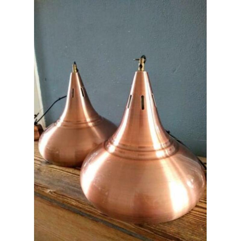 set van 2 metalen koperen / koperkleurige hanglampen