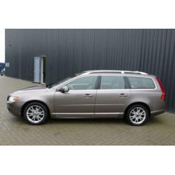 Volvo V70 3.2 Summum| Nieuw model!| Winter&Zomer banden!|