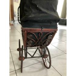 Brocante Poppenwagen