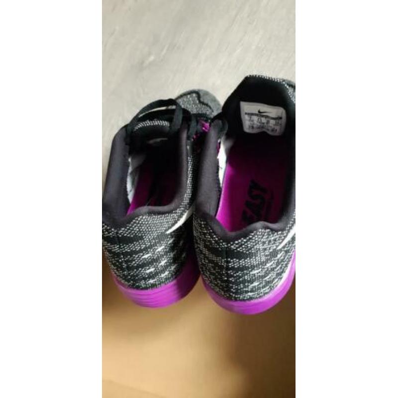 Nieuw! Nike Lunartempo 2