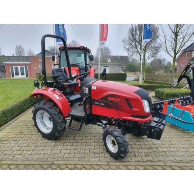 Bij Eemsned een Knegt 40 PK compact trekker Nieuw model
