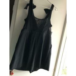 Korte jumpsuit/playsuit met kant maat L/40 oud en nieuw