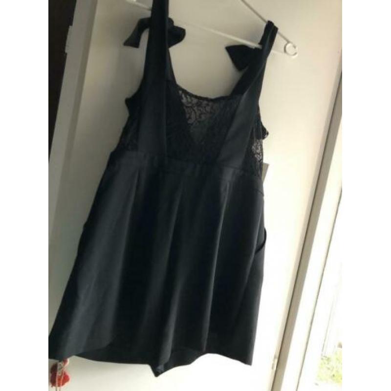 Korte jumpsuit/playsuit met kant maat L/40 oud en nieuw