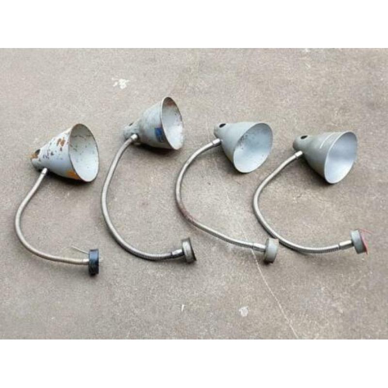 Originele vintage werkplaats lampen uit Oekraïne.