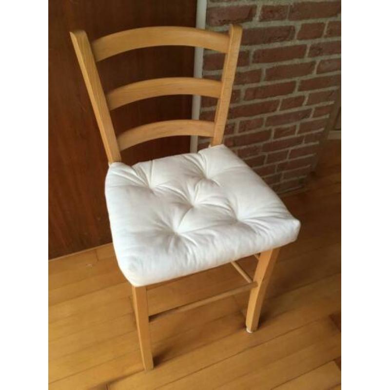4 eet/keukentafel stoeltjes
