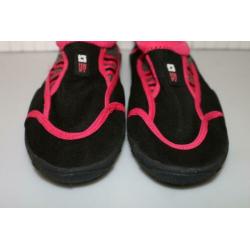 Human Nature waterschoenen Uni Seagull zwart roze maat 35/36
