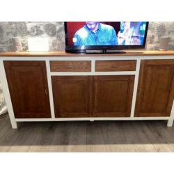 Salontafel, dressoir, stoelen mag los van elkaar weg
