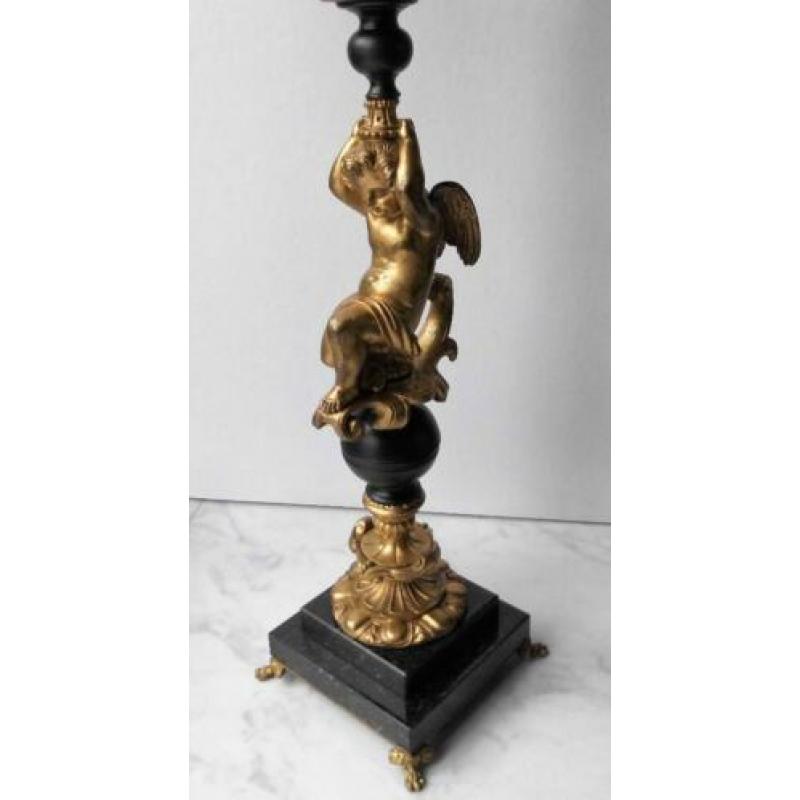 Grote bronzen kandelaar Empire stijl.op zwart marmeren voet