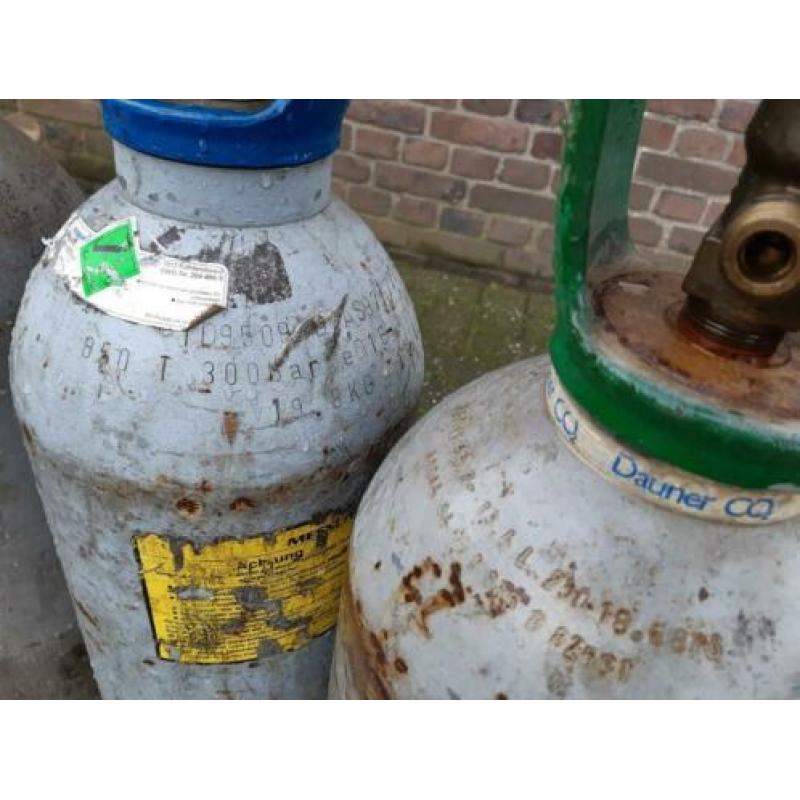 Diverse gasflessen aligal 2 lasgas lasfles gas fles co2 co