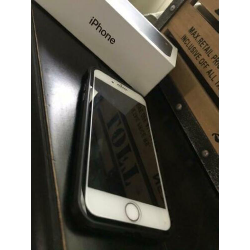Iphone 8 simlock (voor onderdelen)
