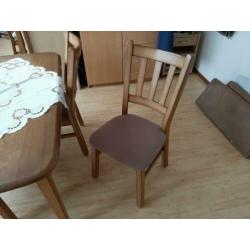 Eettafel met 4 stoelen