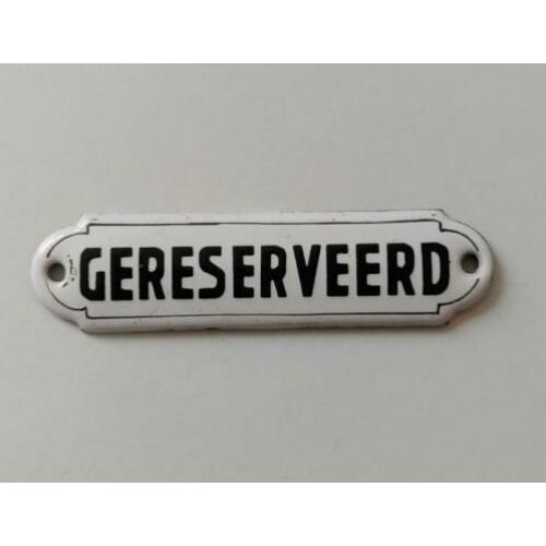 Art Deco parfumfles geslepen kristal, rozen in reliëf. Mooi!