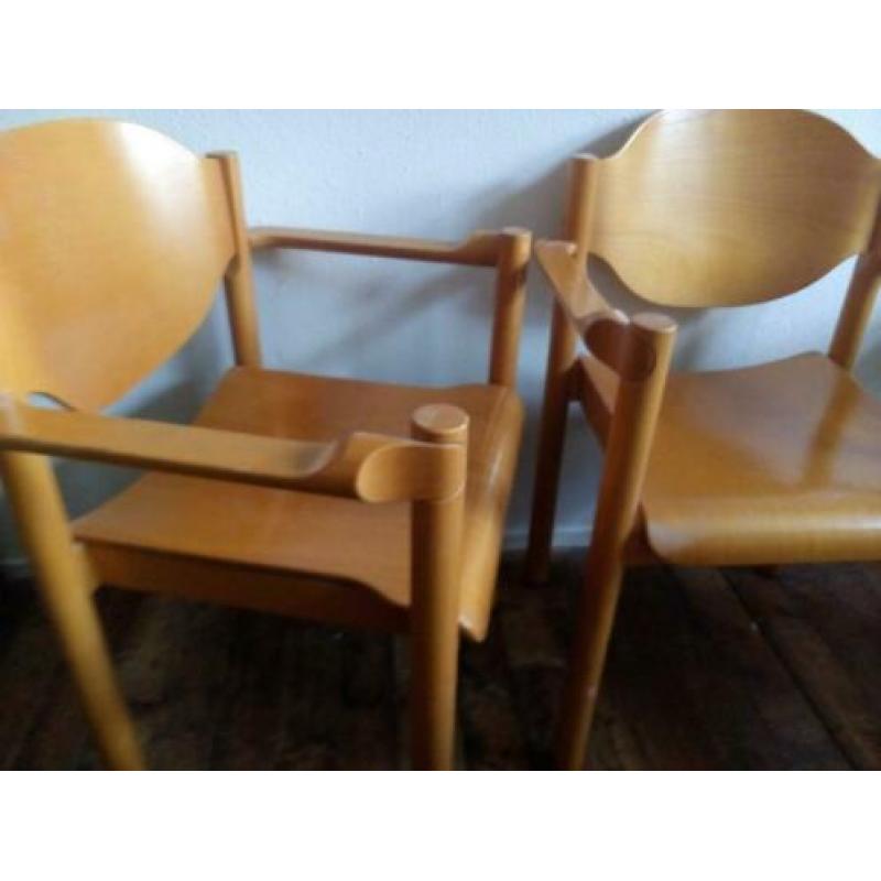 4 mooie vintage houten stoelen