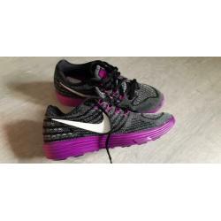 Nieuw! Nike Lunartempo 2