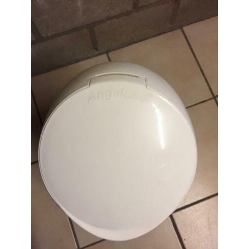 Gratis witte luieremmer baby