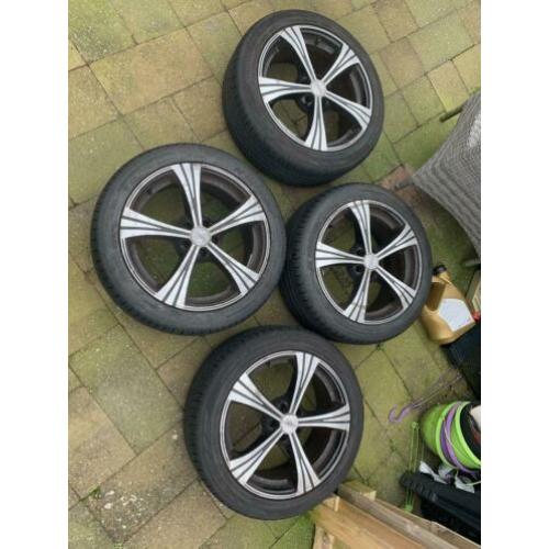 (2x) 225/45/R17. (2x) 205/50/R17. STEEKMAAT 5x100