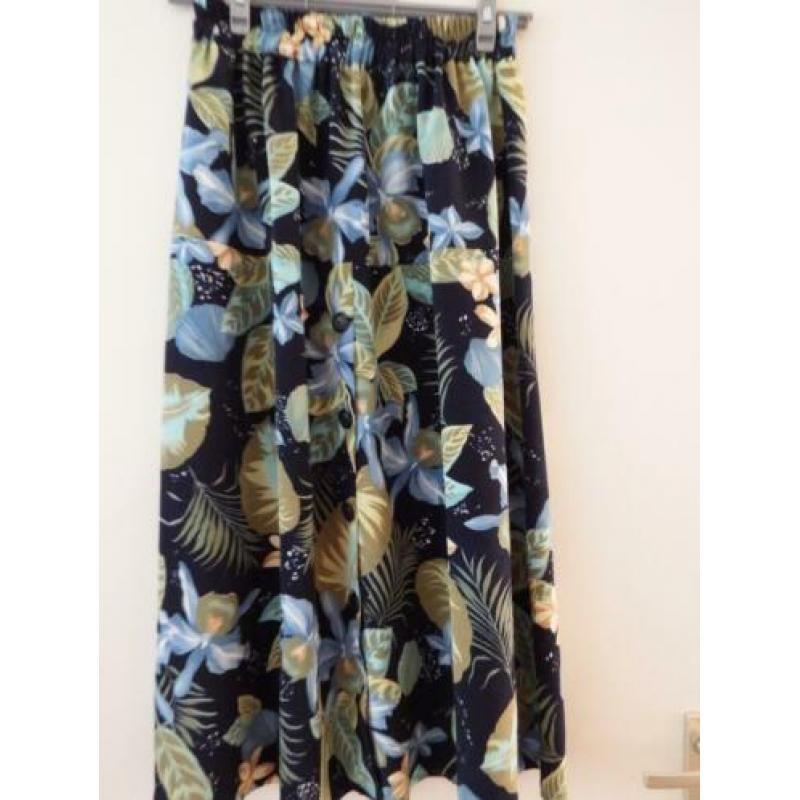 Rok marine-blue-groen Bloemdesign mt.36 (S)