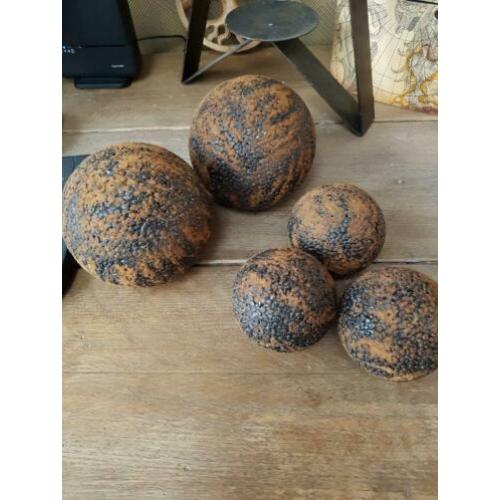 5 nieuwe LED decoratie ballen, 2 grote en 3 kleine
