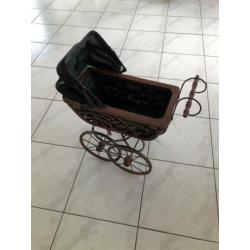 Brocante Poppenwagen