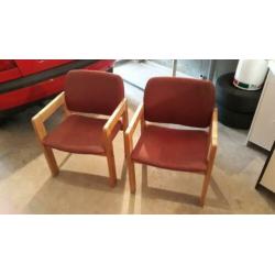 2 stoelen