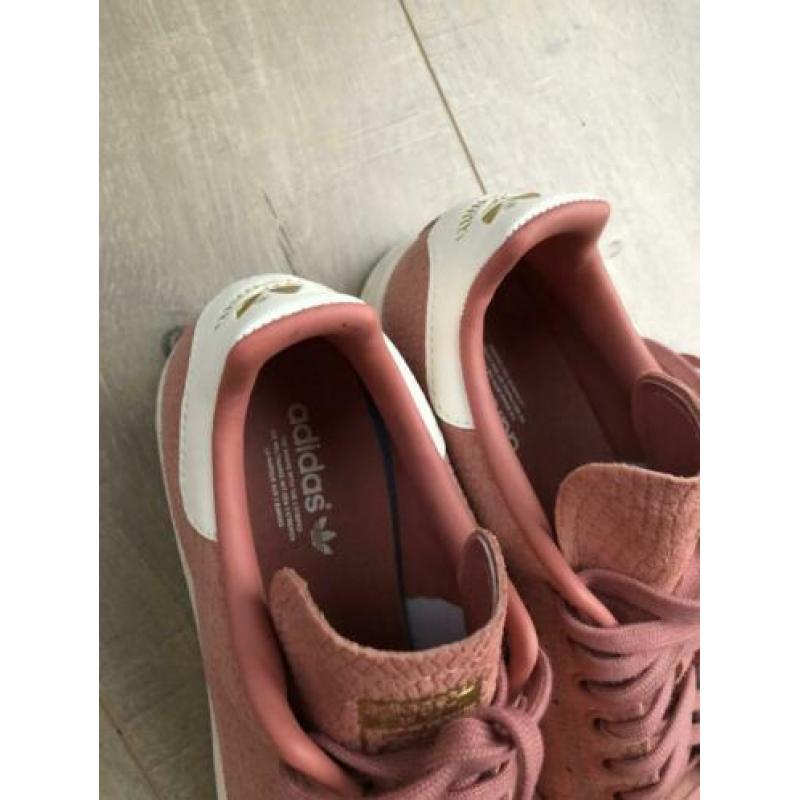Roze Adidas Stan Smith maat 40