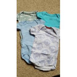 Babykleding t-shirts truien rompers broeken 68 jongen