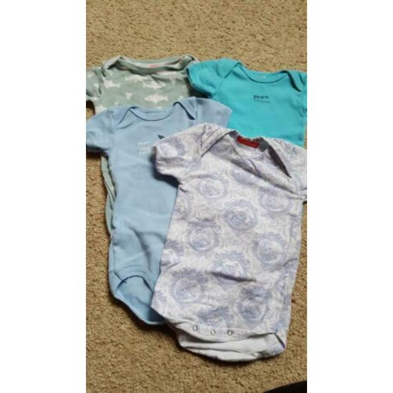 Babykleding t-shirts truien rompers broeken 68 jongen