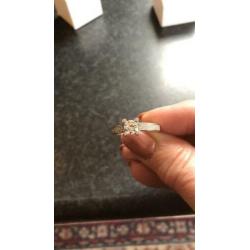 To Sento zilveren ring met kristal
