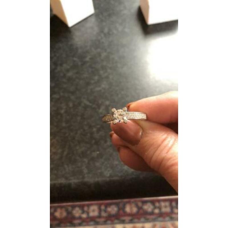 To Sento zilveren ring met kristal