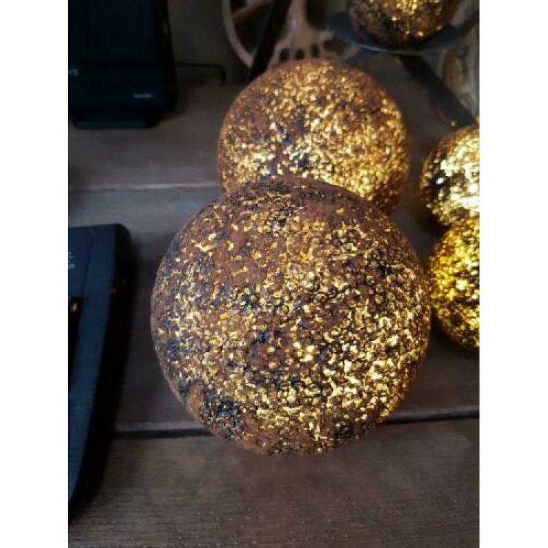 5 nieuwe LED decoratie ballen, 2 grote en 3 kleine