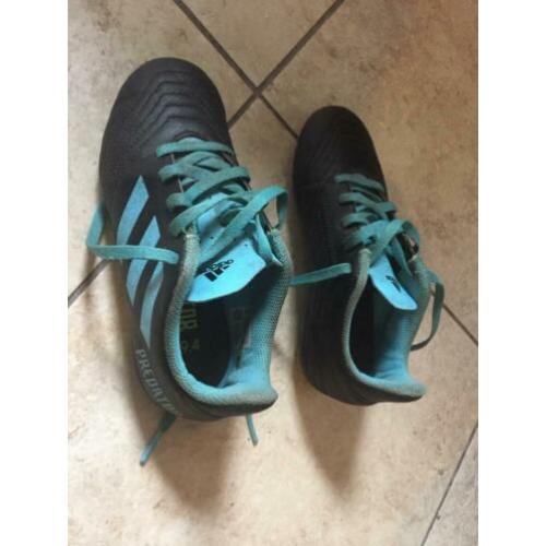 Te koop: Adidas predator voetbalschoenen