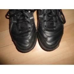 Asics; Kunstgrasschoenen Gel-Lethal Field; maat 37,5