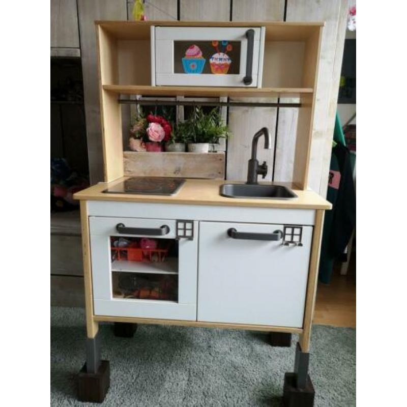 ikea keukentje met bovendeel en accessoires