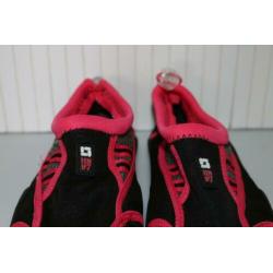 Human Nature waterschoenen Uni Seagull zwart roze maat 35/36