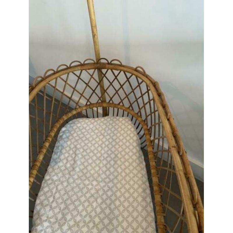 Rotan antieke wieg