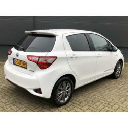 Toyota Yaris 1.5 Hybrid Dynamic | Dakspoiler | Armsteun | Ke